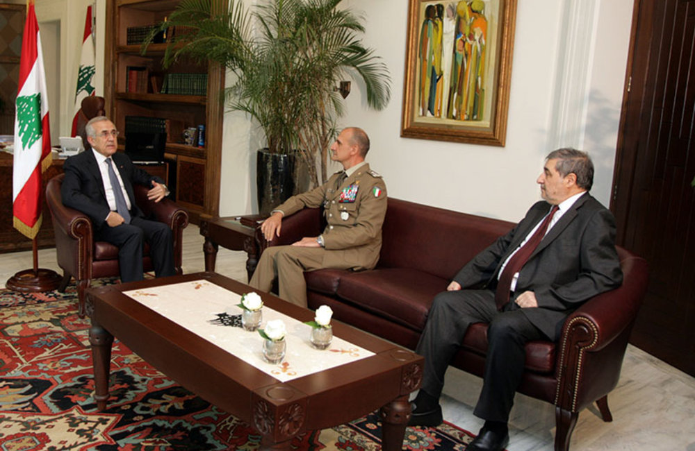 Head of Mission Major General Paolo Serra and Acting Deputy Head of Mission and Director of Political and Civil Affairs, Mr. Karen Tchalian meet Lebanese President Michel Sleiman.