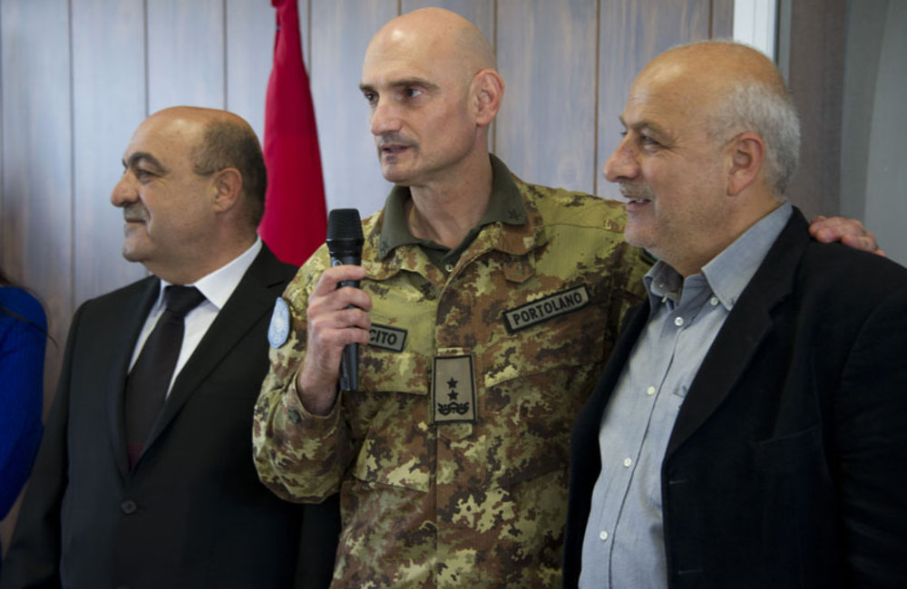 UNIFIL Force Commander extends holiday greetings to local leaders