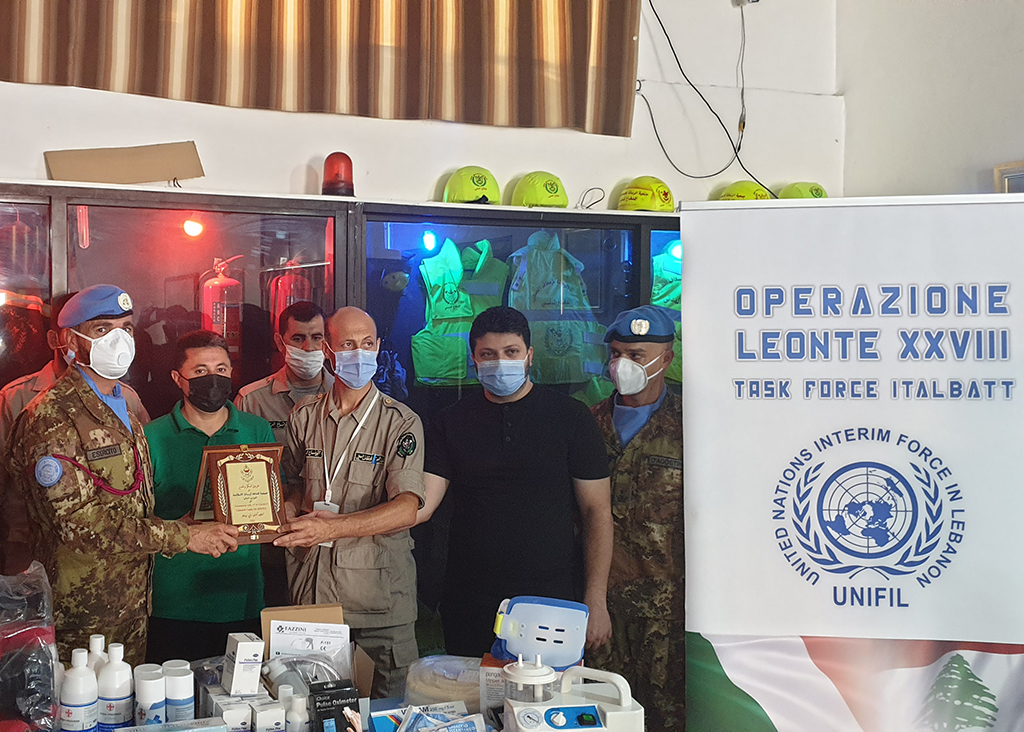 Italian and Indonesian peacekeepers donate medical supplies UNIFIL