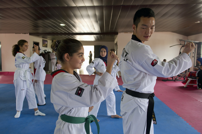 Korean girls Taekwondo