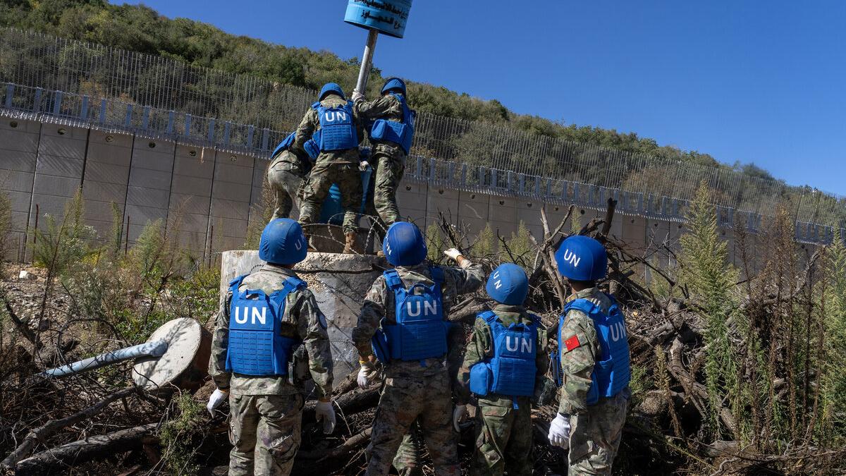Damaged Blue Line markers go up again Damaged Blue Line markers go up again