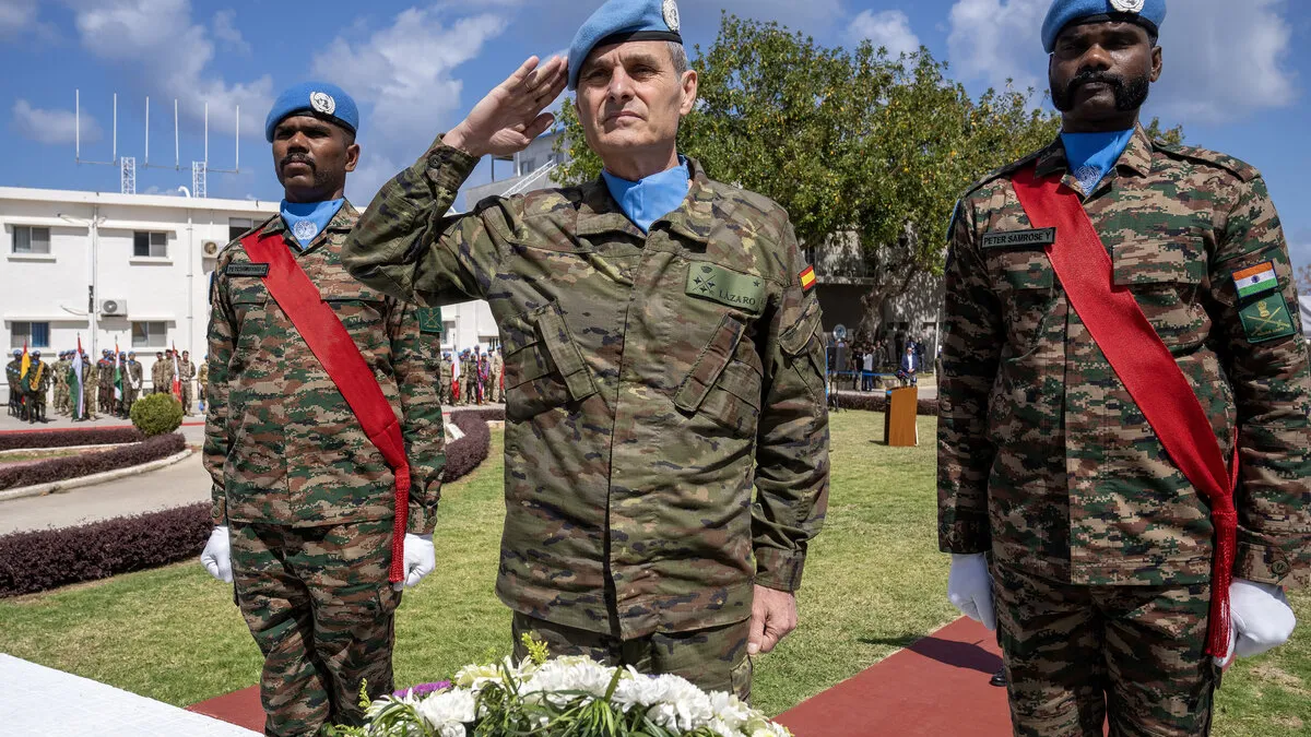 The Force Commander salutes.