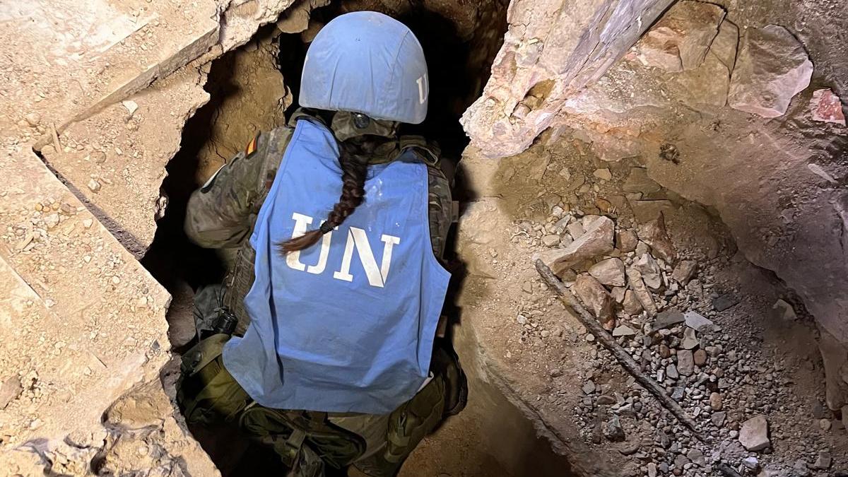 Peacekeepers support LAF in removing UXOs