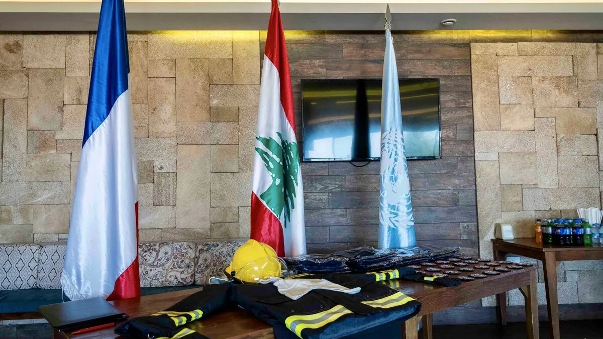 Peacekeepers donate firefighting gear to Lebanese civil defense