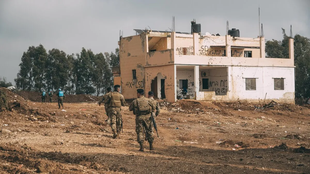 Spanish peacekeepers remove major road obstacles near Khiam
