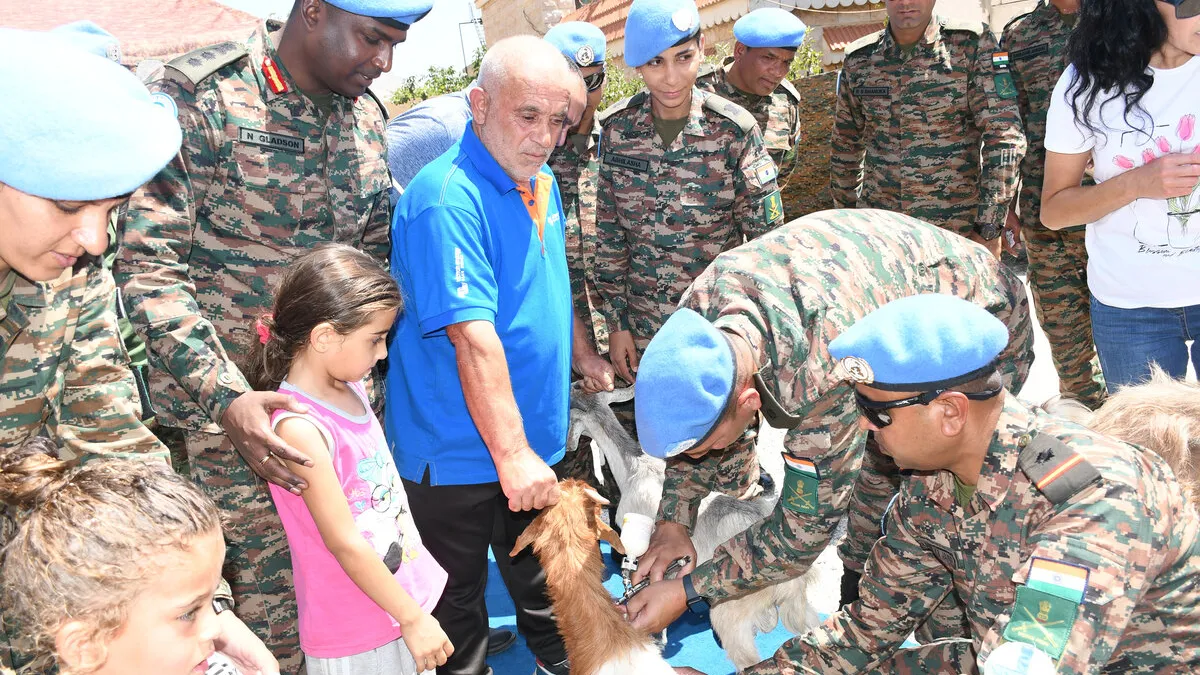 Indian peacekeepers support local farmers against foot-and-mouth disease