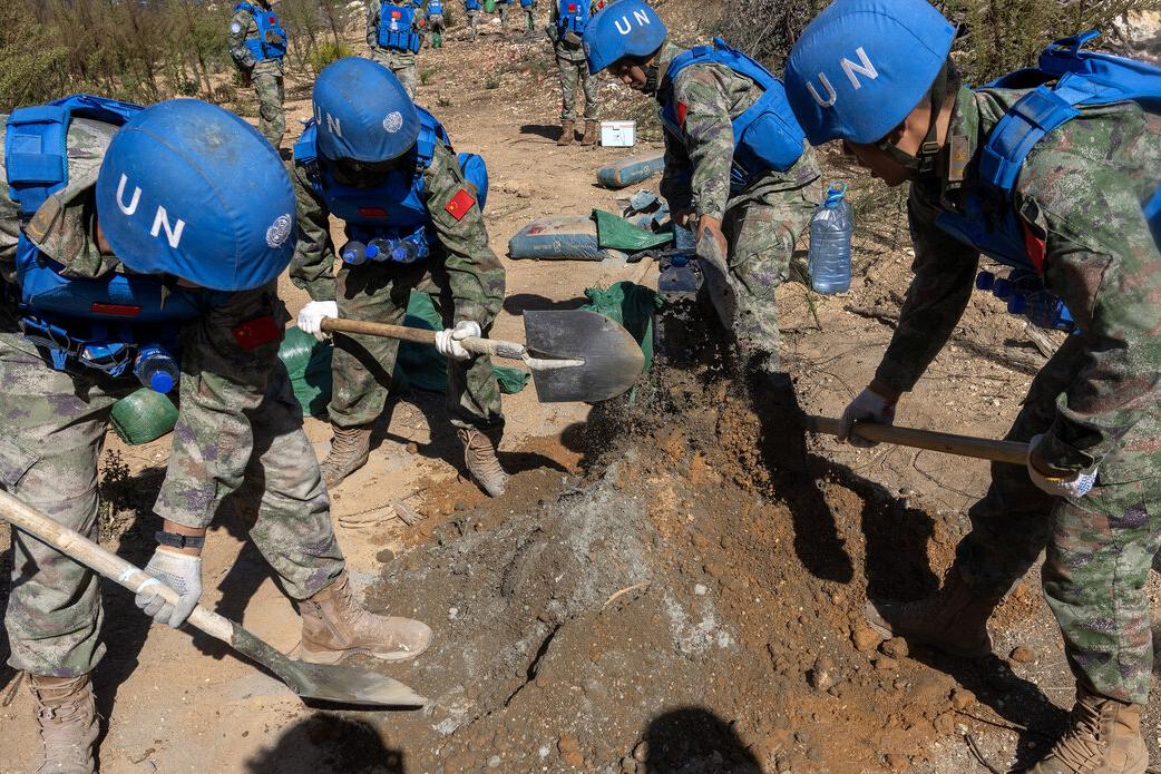 Damaged Blue Line markers go up again Damaged Blue Line markers go up again