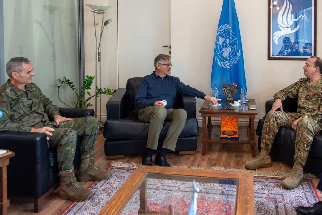 Jean-Pierre Lacroix meets with peacekeepers.