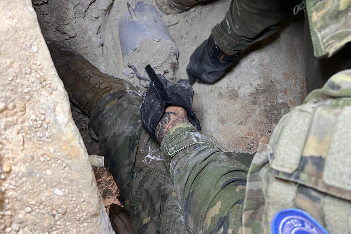 Peacekeepers support LAF in removing UXOs