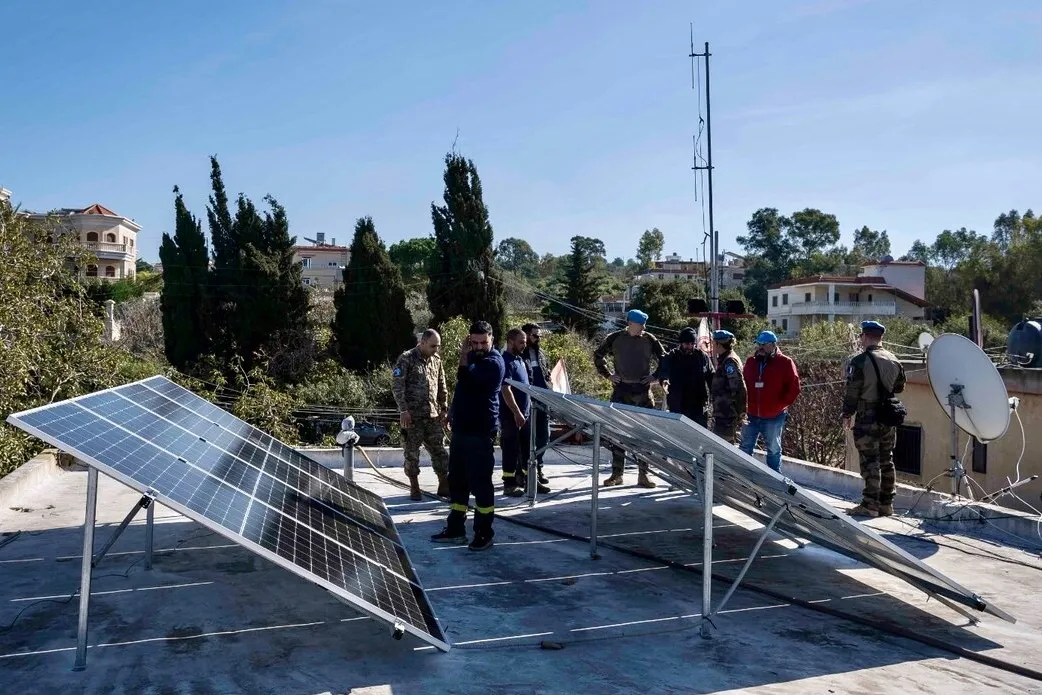 Peacekeepers donate firefighting gear to Lebanese civil defense