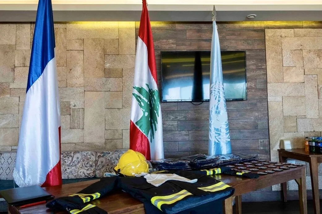 Peacekeepers donate firefighting gear to Lebanese civil defense
