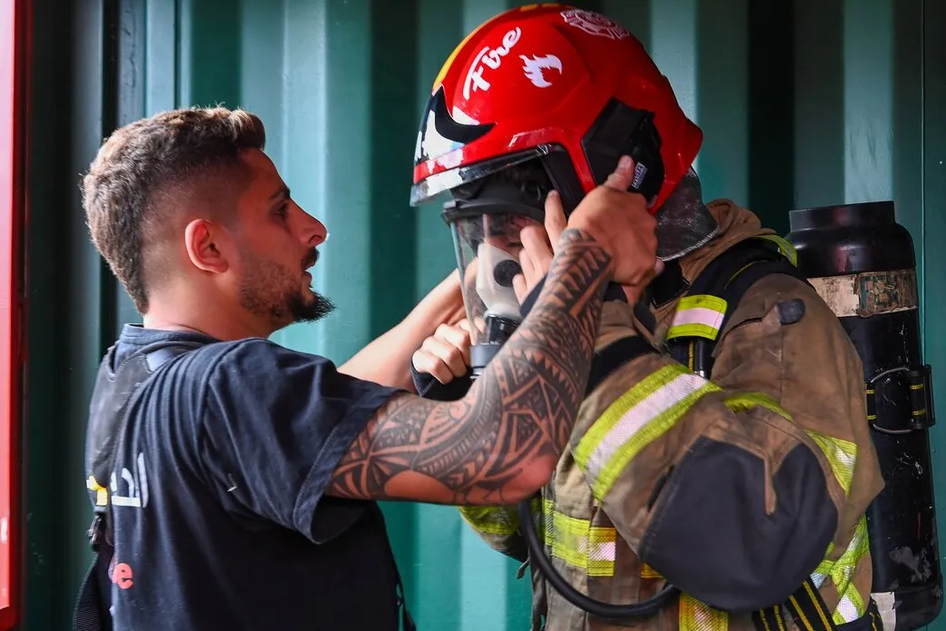 Civil defense firefighters train with French peacekeepers