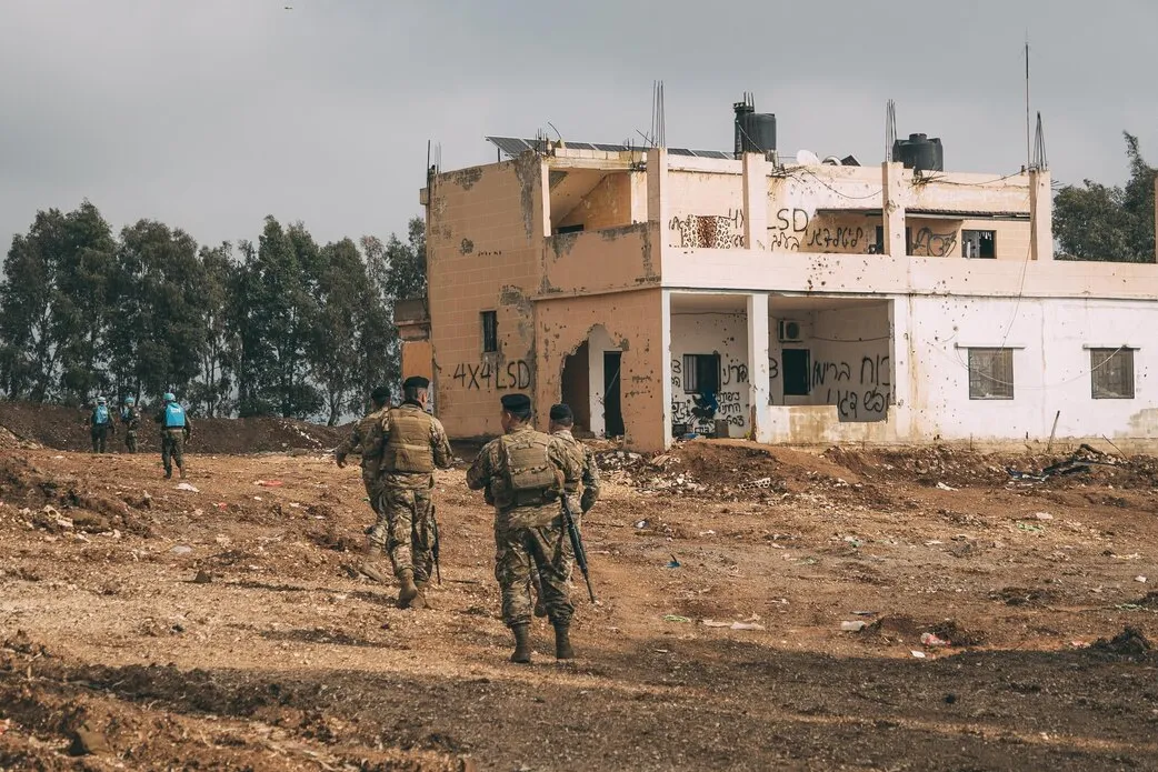 Spanish peacekeepers remove major road obstacles near Khiam