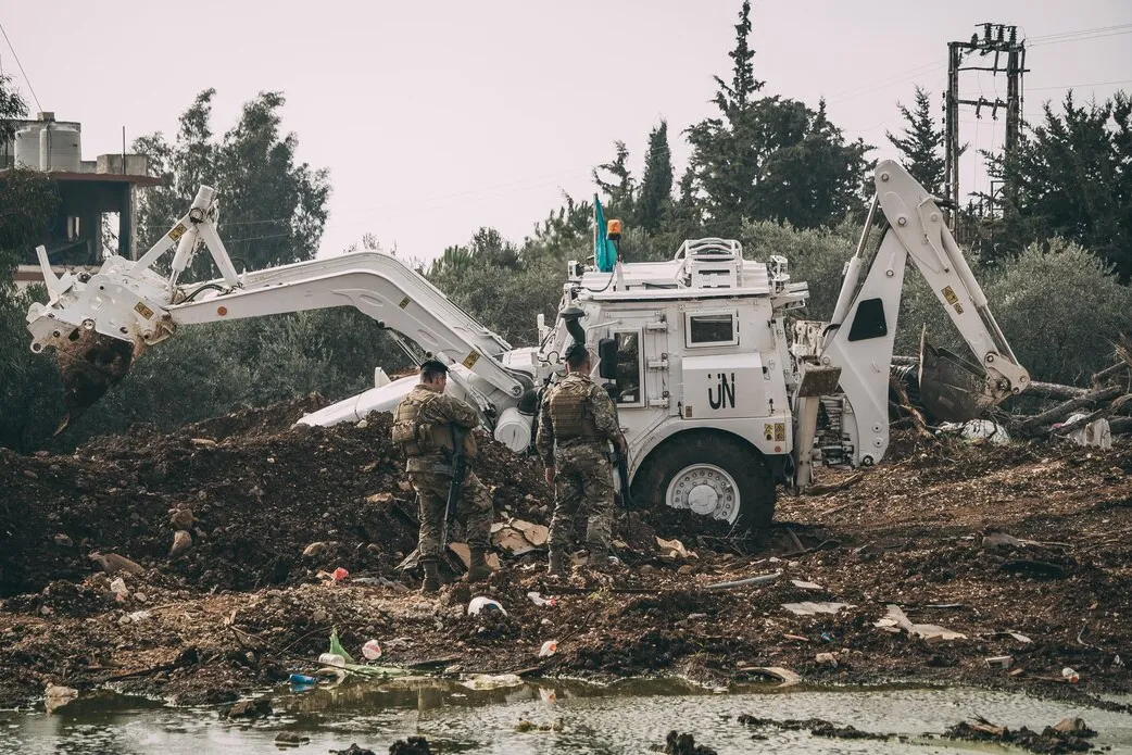 Spanish peacekeepers remove major road obstacles near Khiam