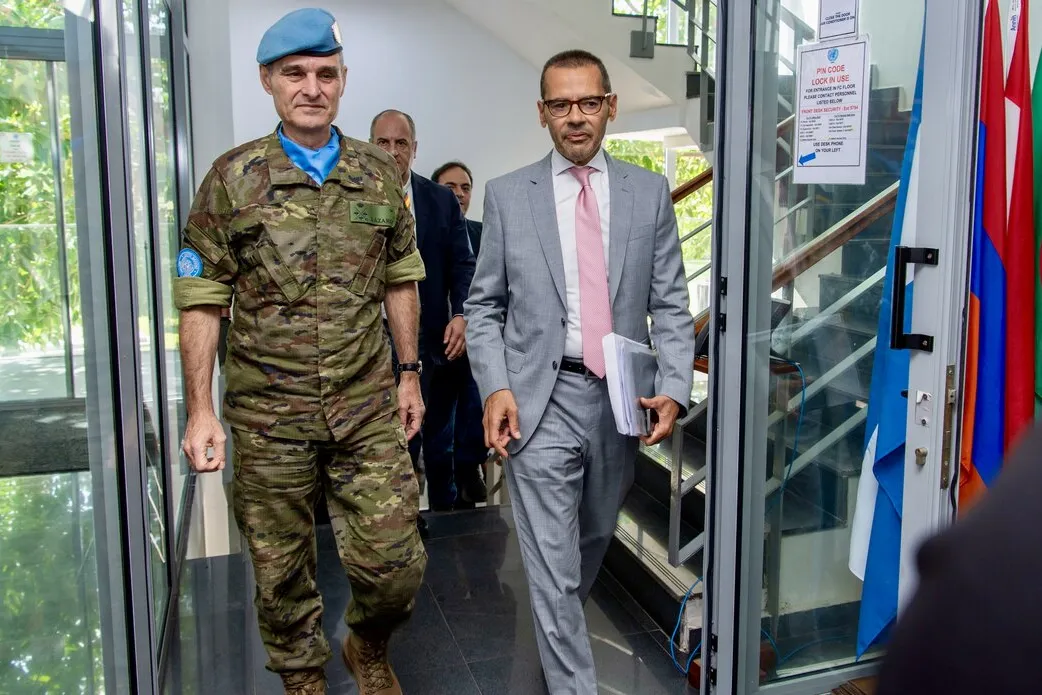 In visit to UNIFIL headquarters, Lebanon’s parliamentary committee head reaffirms commitment to resolution 1701