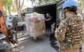 Italian peacekeepers donate essential goods to people displaced by violence along Blue Line