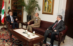 Head of Mission Major General Paolo Serra and Acting Deputy Head of Mission and Director of Political and Civil Affairs, Mr. Karen Tchalian meet Lebanese President Michel Sleiman.