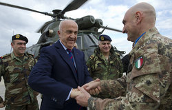 UNIFIL Force Commander Major-General Luciano Portolano welcomes Deputy Prime Minister and Minister of Defense, Samir Moqbel and the Lebanese Armed Forces Commander, General Jean Kahwaji to UNIFIL headquarters in Naqoura.