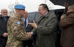 Force Commander Major- General Luciano Portolano welcoming Lebanese Minister of Environment Mr. Mohammad Machnouk on arrival at UNIFIL.