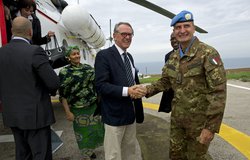 Deputy Secretary-General Jan Eliasson visits UNIFIL